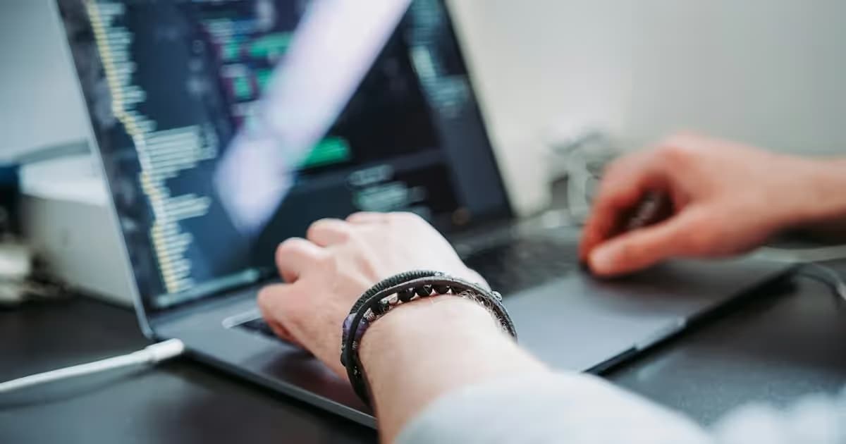 Code affiché sur l'écran d'un ordinateur portable