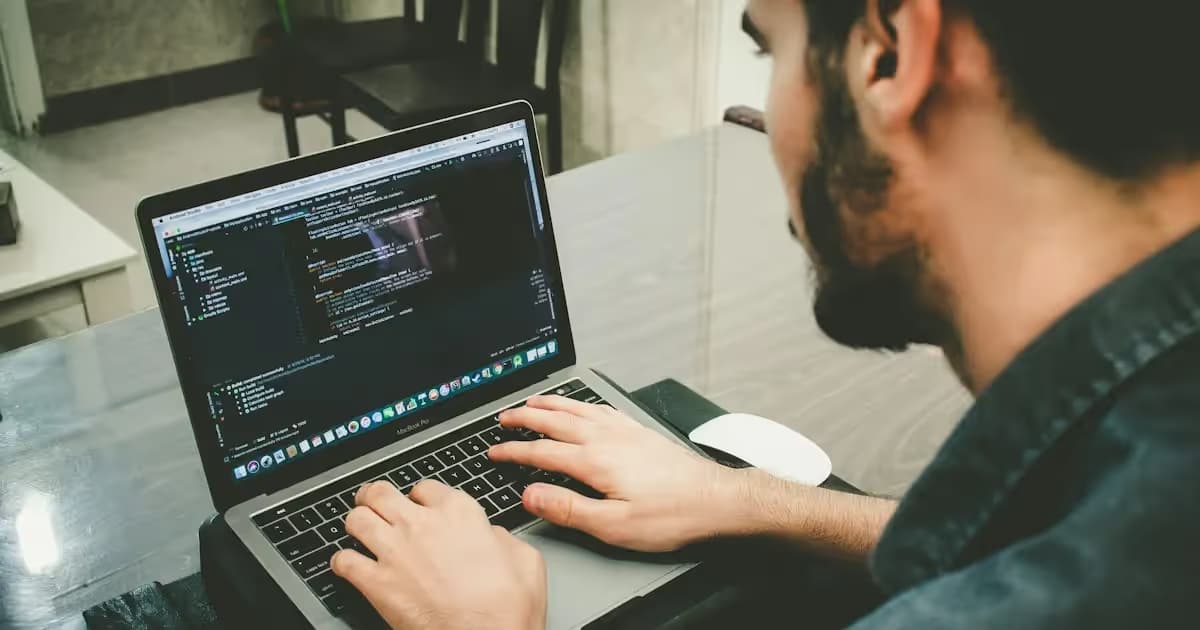 Code affiché sur l'écran d'un ordinateur portable