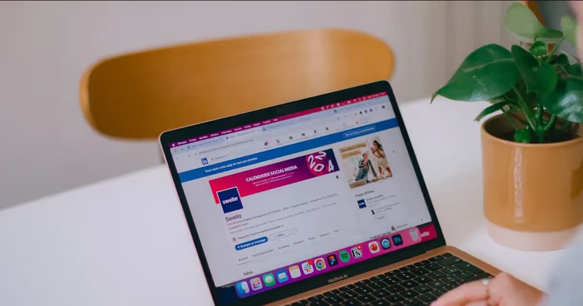 LinkedIn affiché sur un écran