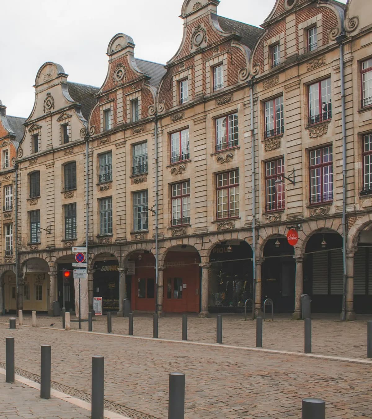 Façades flamandes de la Grand-Place d'Arras