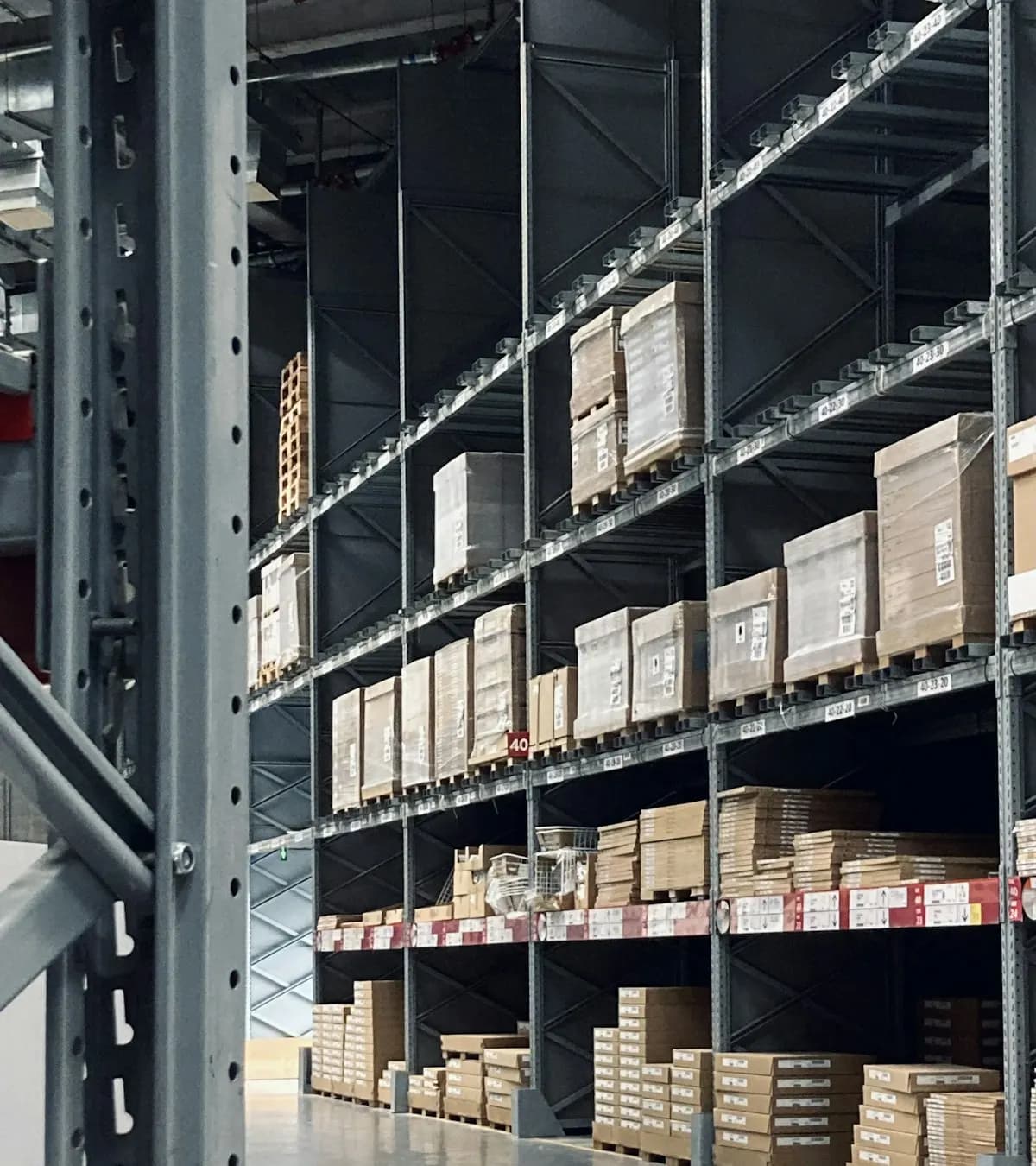 Rayonnages d'un entrepôt de logistique e-commerce