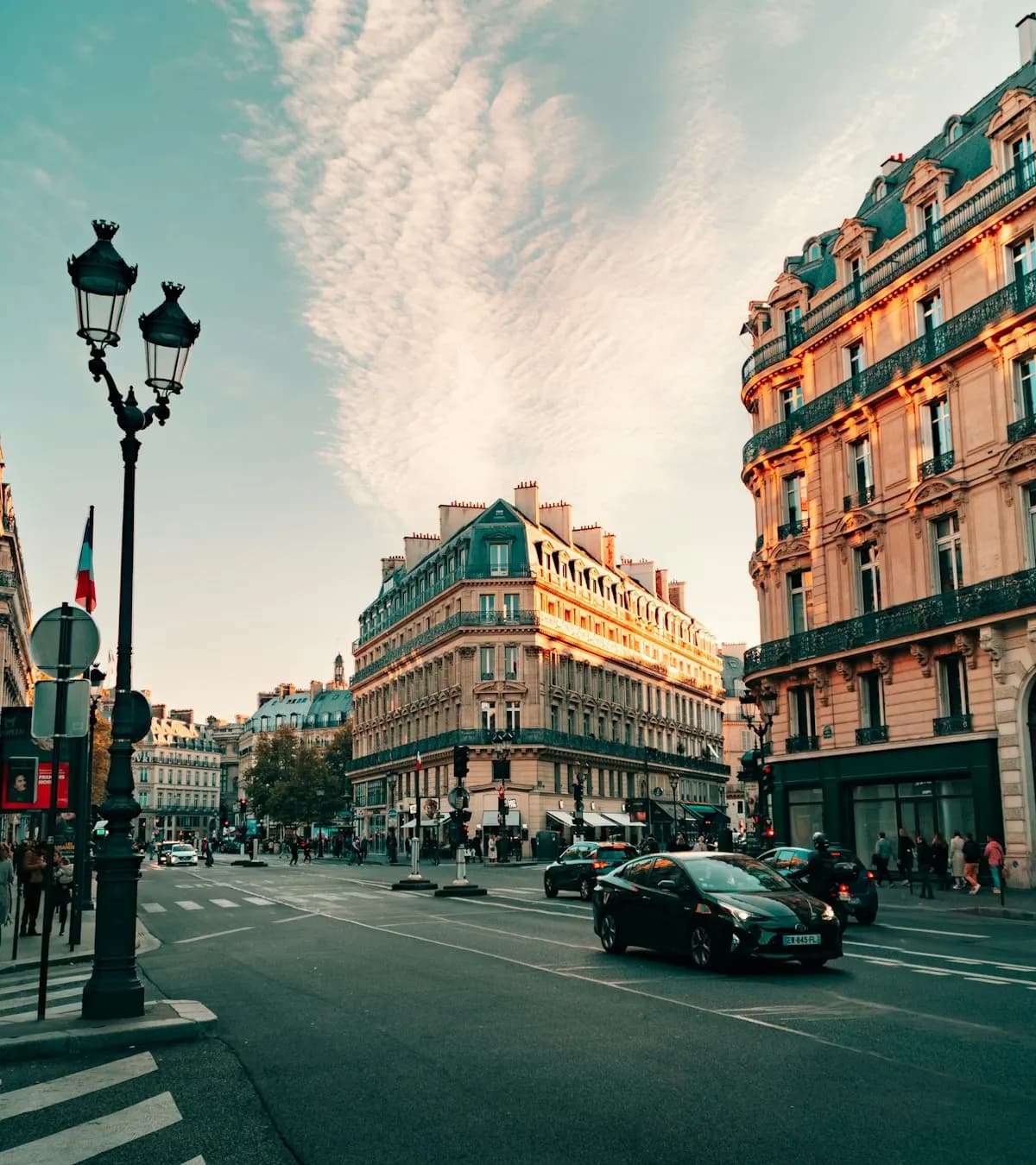 Carrefour haussmannien à Paris